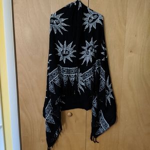 Black & White Scarf/Sarong 🔆
